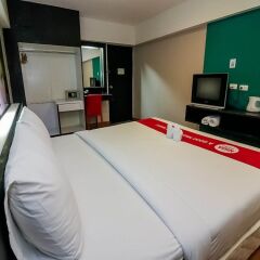 Отель Nida Rooms Classic Srinakarin 40 сейф в номере
