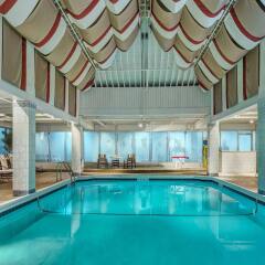 Отель Holiday Inn Rosslyn At Key Bridge бассейн