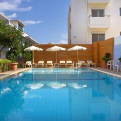 Mariette Hotel Apartments бассейн фото 2