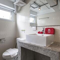 Отель ZEN Rooms Nanai Phuket ванная