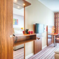 Отель Leonardo Hotel Dresden Altstadt Германия, Дрезден - отзывы, цены и фото номеров - забронировать отель Leonardo Hotel Dresden Altstadt онлайн удобства в номере фото 2