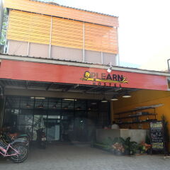 Plearn Hostel