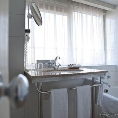 Отель Dikker en Thijs Fenice Hotel Нидерланды, Амстердам - 9 отзывов об отеле, цены и фото номеров - забронировать отель Dikker en Thijs Fenice Hotel онлайн ванная фото 2