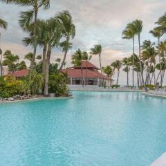 Отель Grand Bavaro Princess Доминикана, Пунта Кана - 11 отзывов об отеле, цены и фото номеров - забронировать отель Grand Bavaro Princess онлайн бассейн фото 2