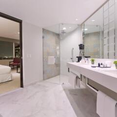 Отель Barcelo Mexico Reforma Мехико ванная