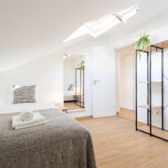 Отель Rato Cozy 3BR w/balcony - by LU Holidays Португалия, Лиссабон - отзывы, цены и фото номеров - забронировать отель Rato Cozy 3BR w/balcony - by LU Holidays онлайн комната для гостей фото 3