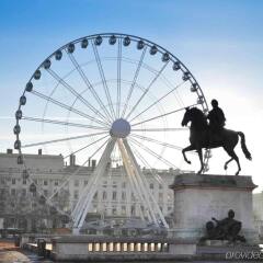 Отель Hôtel Mercure Lyon Centre Lumière спортивное сооружение