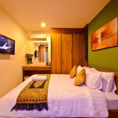 Отель The Kiri Villas Resort сейф в номере