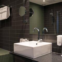 Отель Quality Hotel Pond Норвегия, Санднес - отзывы, цены и фото номеров - забронировать отель Quality Hotel Pond онлайн ванная