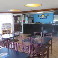 Отель Days Inn Elk Grove Village Chicago OHare Airport West гостиничный бар