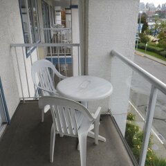 Отель Admiral Inn Канада, Виктория - отзывы, цены и фото номеров - забронировать отель Admiral Inn онлайн балкон