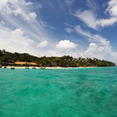 Отель Phi Phi Long Beach Resort & Villa пляж фото 2