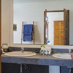 Отель Luxury Beach Front Noble House Villa Таиланд, пляж Панва - отзывы, цены и фото номеров - забронировать отель Luxury Beach Front Noble House Villa онлайн ванная фото 2