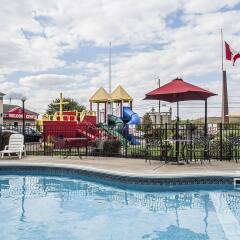 Отель Econo Lodge At The Falls North США, Ниагара-Фолс - отзывы, цены и фото номеров - забронировать отель Econo Lodge At The Falls North онлайн бассейн фото 2