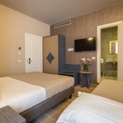 Отель Florence Old Bridge B&B сейф в номере