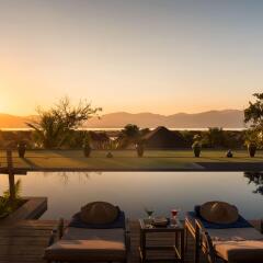 Отель Novotel Inle Lake Myat Min бассейн