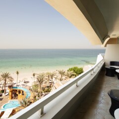 Отель Occidental Sharjah Grand балкон