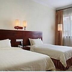 Pazhou Hotel 3* Стандартный номер с различными типами кроватей фото 5