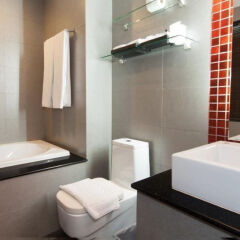 Отель The Kris Resort Condotel at Bagtao Beach ванная
