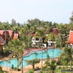 Отель Royal Lanta Resort & Spa бассейн фото 5