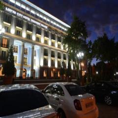 Отель LOTTE City Tashkent Palace парковка