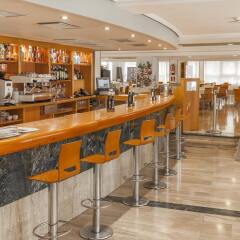 Hotel Port Alicante гостиничный бар