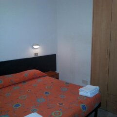 Hotel Marylise сейф в номере