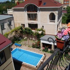 Гостиница Guest House Romanovykh Victoria в Анапе отзывы, цены и фото номеров - забронировать гостиницу Guest House Romanovykh Victoria онлайн Анапа балкон