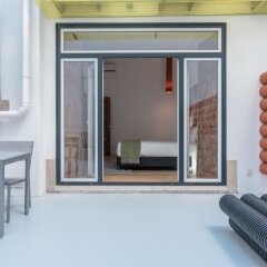 Отель Chiado Arty flats сейф в номере