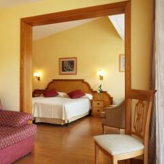 Отель Grupotel Molins сейф в номере