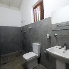 Отель Knight Inn Шри-Ланка, Галле - отзывы, цены и фото номеров - забронировать отель Knight Inn онлайн ванная фото 2
