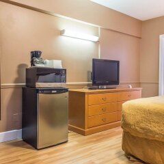 Отель Econo Lodge Downtown Ottawa Канада, Оттава - 2 отзыва об отеле, цены и фото номеров - забронировать отель Econo Lodge Downtown Ottawa онлайн интерьер отеля фото 3