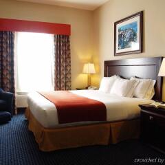 Holiday Inn Express Hotel & Suites Hinton комната для гостей фото 4