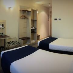 Отель Holiday Inn Express Parma Парма сейф в номере
