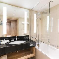 Отель Radisson Blu Hotel & Residences, Zakopane Польша, Закопане - 1 отзыв об отеле, цены и фото номеров - забронировать отель Radisson Blu Hotel & Residences, Zakopane онлайн ванная