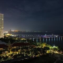 Отель White Sand Beach Residences Pattaya балкон