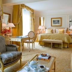 Отель Four Seasons George V Париж с домашними животными