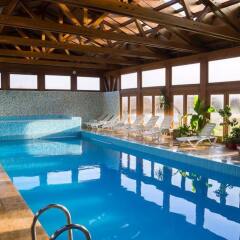 Отель Seven Seasons Hotel Болгария, Банско - отзывы, цены и фото номеров - забронировать отель Seven Seasons Hotel онлайн бассейн фото 3