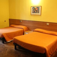 Hotel Brasil Милан сейф в номере