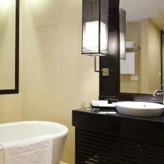 Отель Novotel Ha Long Bay ванная фото 2