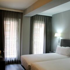 Отель Mercure Madrid Centro комната для гостей фото 7