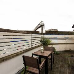 Отель Bright & Spacious 2 Bed w/ Terrace near City Centre балкон