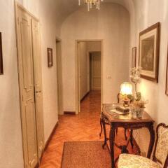 Отель Lungarno Vespucci - Three Bedroom Италия, Флоренция - отзывы, цены и фото номеров - забронировать отель Lungarno Vespucci - Three Bedroom онлайн интерьер отеля