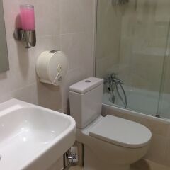 Отель Hostal Conde Güell ванная фото 2