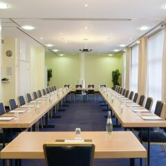 Отель Holiday Inn München Süd Германия, Мюнхен - 13 отзывов об отеле, цены и фото номеров - забронировать отель Holiday Inn München Süd онлайн помещение для мероприятий