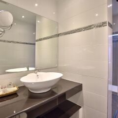Отель Crystal Bay Beach Resort ванная