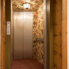 Отель Big Luxurious Chalet in Schönried сауна