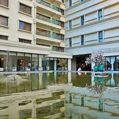 Metropolo Classiq Shanghai Jing'an Temple Hotel городской автобус