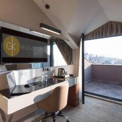 Отель GK Regency Suites комната для гостей