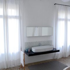 Отель B&B Giardino Jappelli (Villa Ca' Minotto) Италия, Роза - отзывы, цены и фото номеров - забронировать отель B&B Giardino Jappelli (Villa Ca' Minotto) онлайн ванная